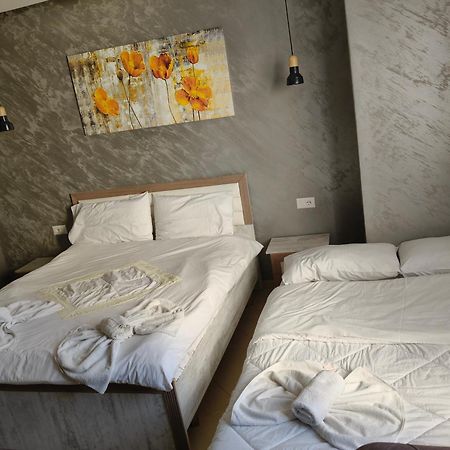 Ajilin Hotel Rooms Korce Pokoj fotografie